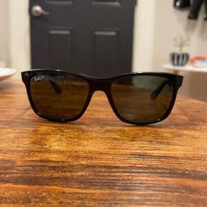 Black Ray-Bans